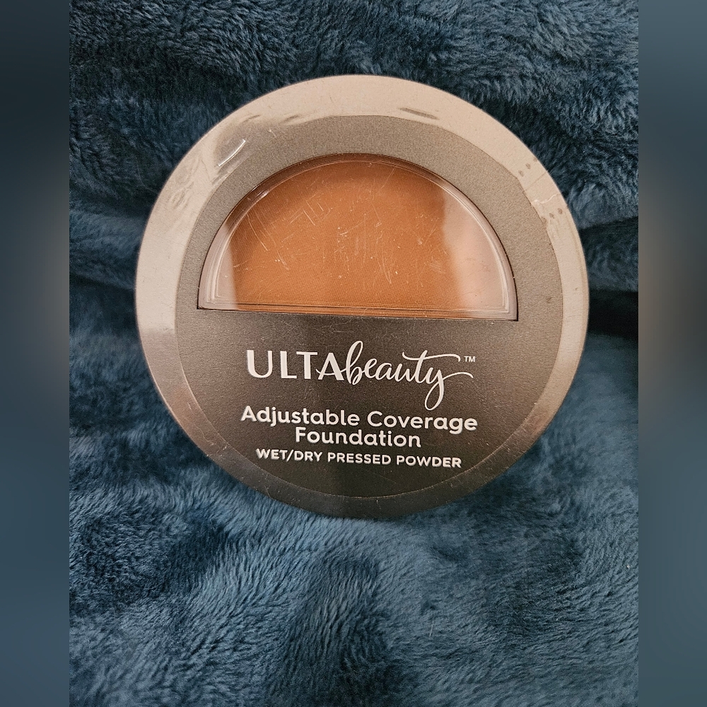 Ulta Beauty Adjustable Coverage Foundation wet/dry pressed New